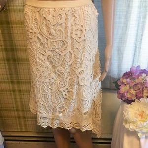 Lace skirt